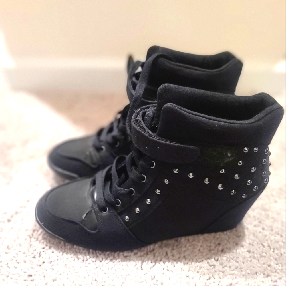 Guess boots